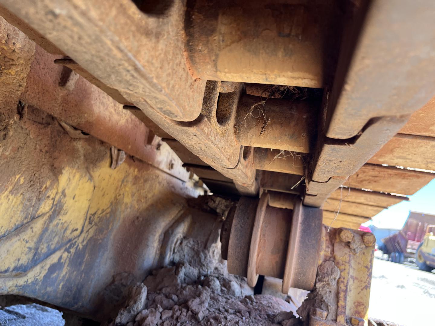 ./imagenes/INVOICE/2019/17075/TAPADOR FRONTAL CATERPILLAR D6D (15).JPG